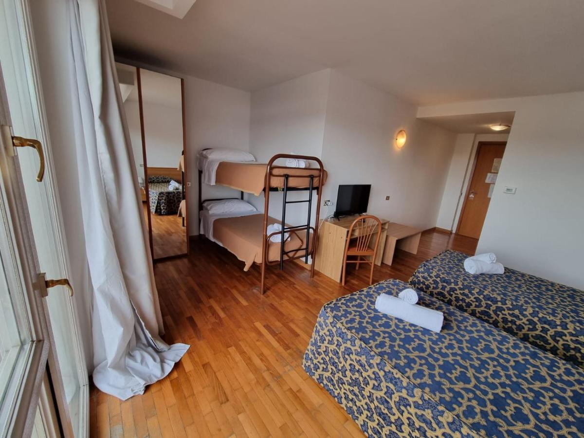Hotel Villa Strassoldo "Ex Attianese Hotel Restaurant" Cervignano del Friuli Exteriér fotografie