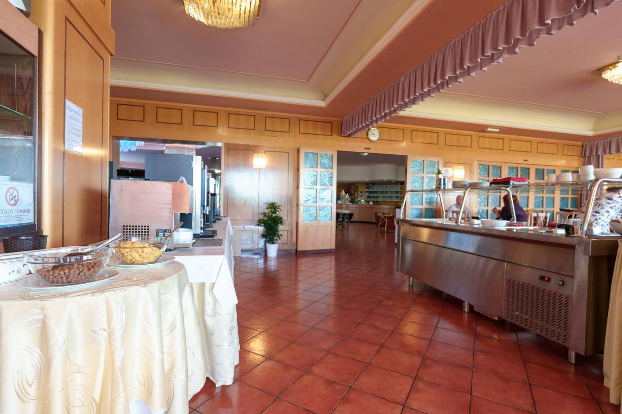 Hotel Villa Strassoldo "Ex Attianese Hotel Restaurant" Cervignano del Friuli Exteriér fotografie